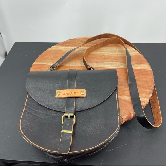 AWAX Handcrafted Leather crossbody bag black - Picture 5 of 5